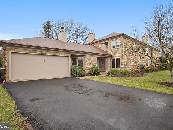 2nd image of 1 Morton Ct
