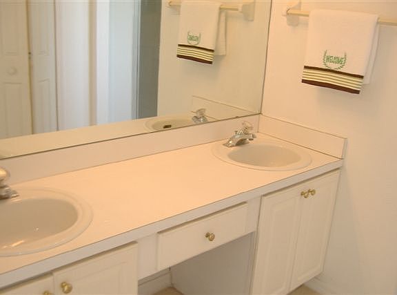 5th image of 2429 Abalone Blvd
