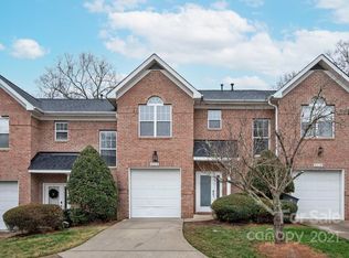 4628 Hunter Crest Ln, Charlotte, NC 28209