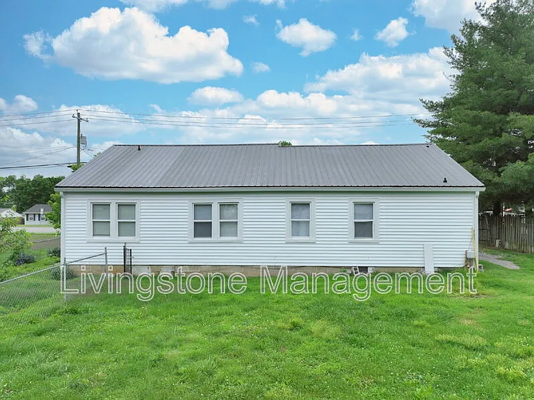 872 W Albert Gallatin Ave — Photo 48