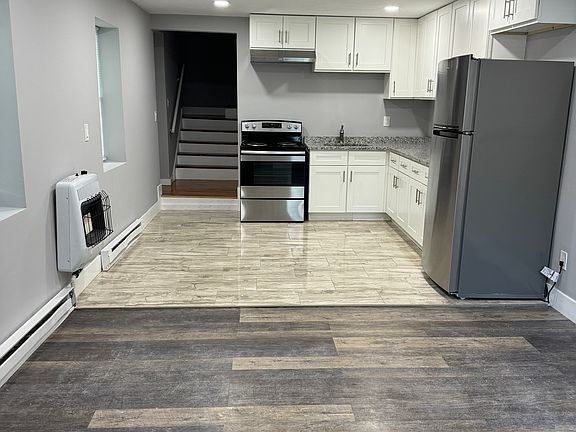 2nd image of 773 Pleasant St #4