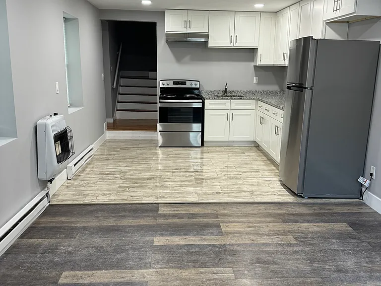 773 Pleasant St #4 — Photo 2