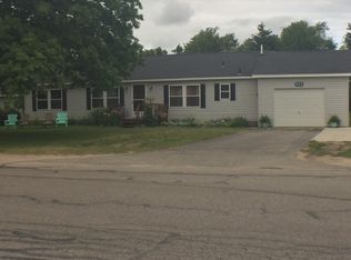 512 May St, Charlevoix, MI 49720