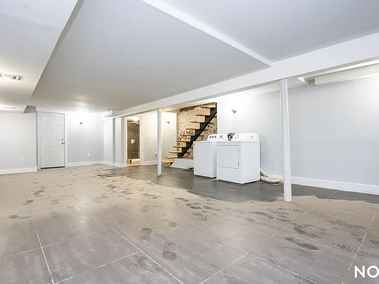 375 Vernon Ave #1 — Photo 21