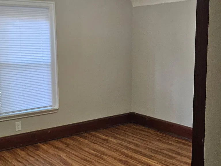 228 Williams Ave — Photo 7