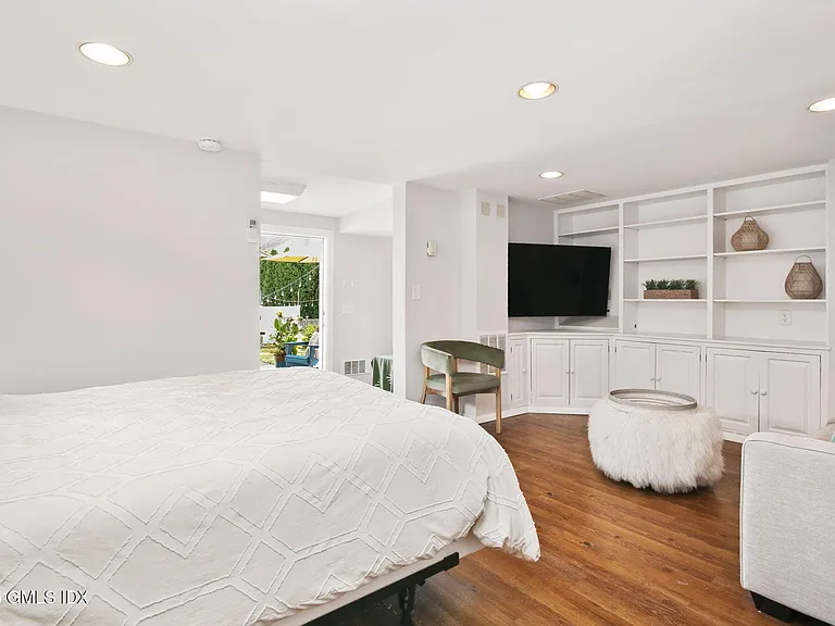 41 Ridge St #1 — Photo 29