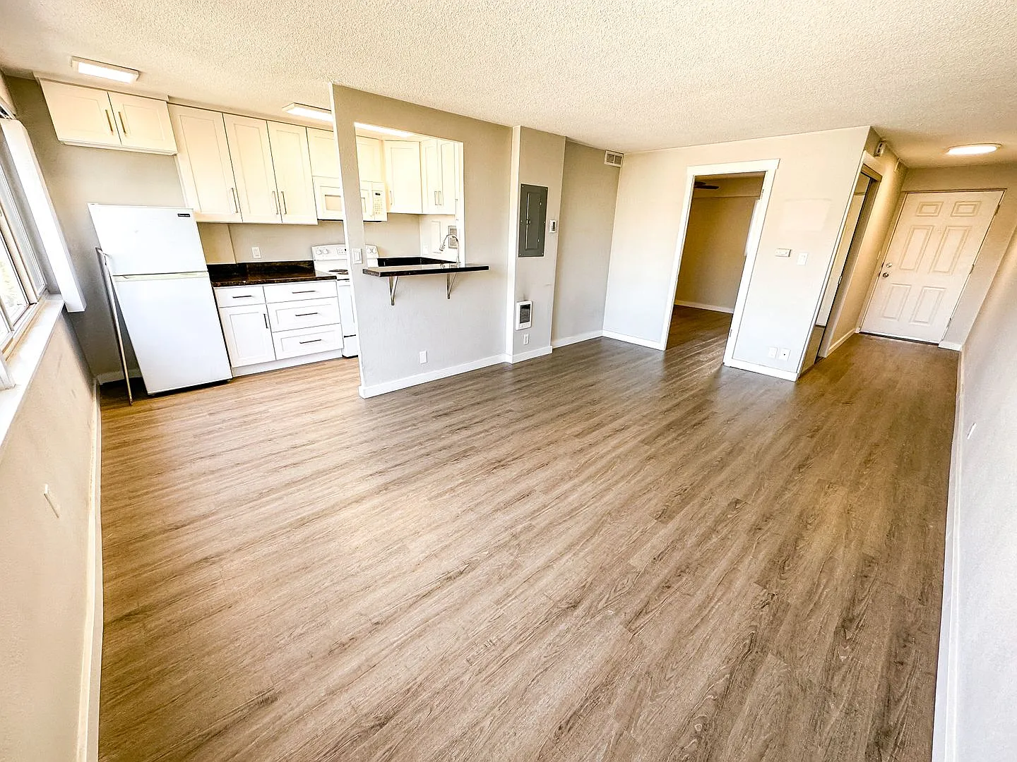 Mercer Vista Apartments — Photo 2