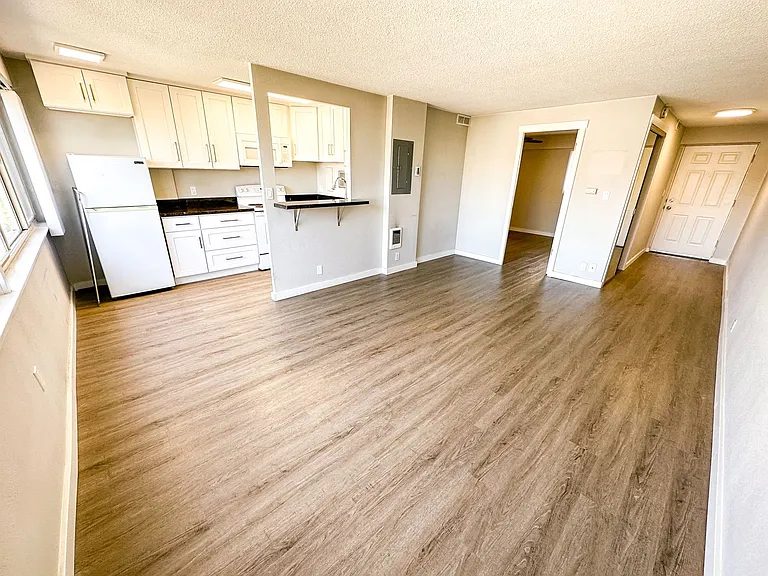 Mercer Vista Apartments — Photo 13