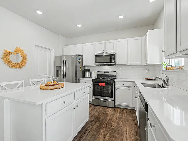 49 Fairhill Ave — Photo 5
