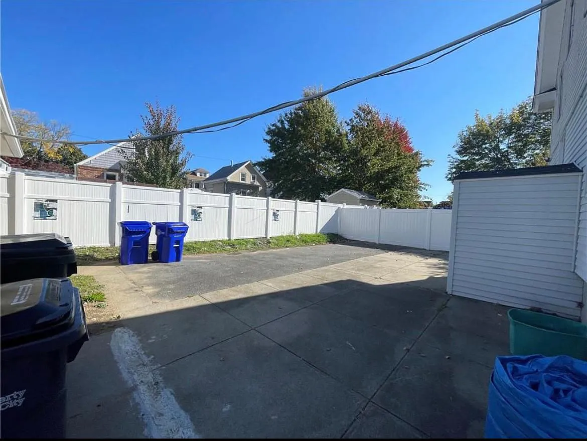 2 bed, 1200 sqft, $2,100 — Photo 3
