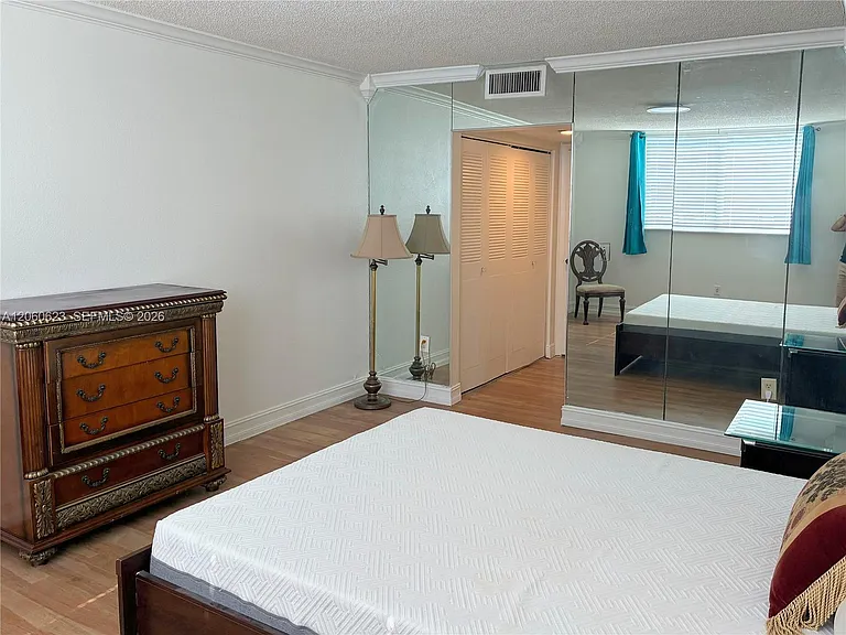 12500 NE 15th Ave #107 — Photo 8