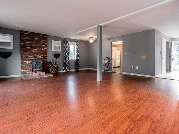 4th image of 99 Bayberry Ln