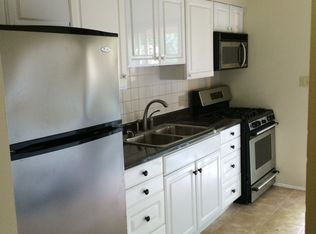 780 Main St APT 3, Antioch, IL 60002