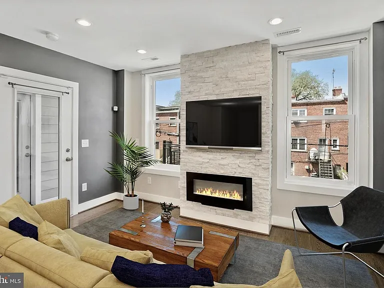 1304 Holbrook St NE #3 — Photo 10