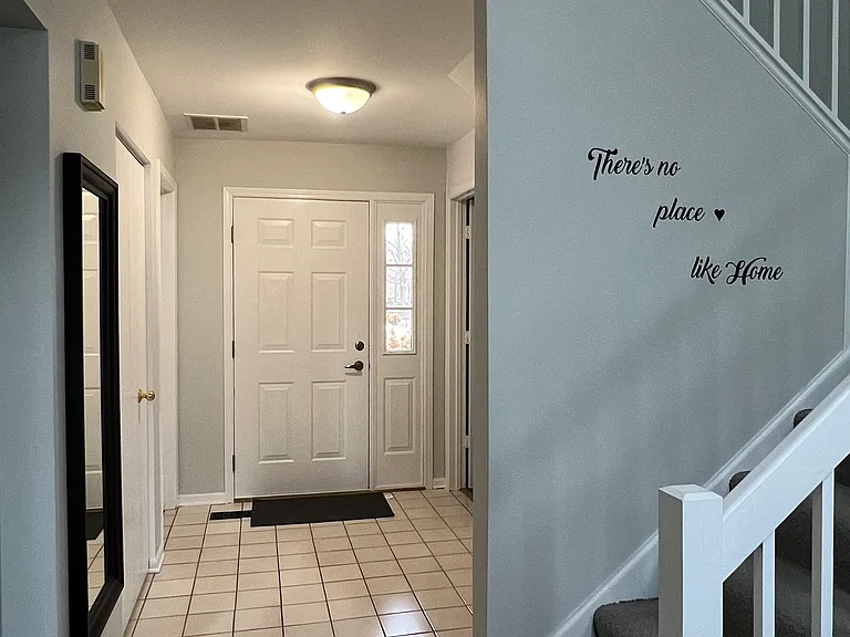204 N Cathy Ln — Photo 8