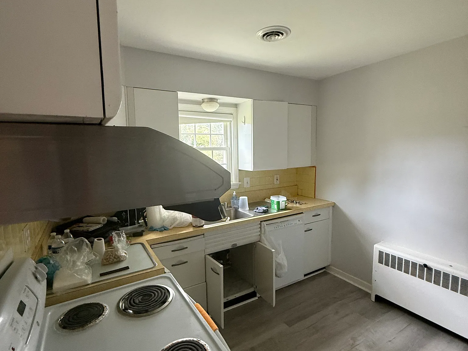 3 bed, 1072 sqft, $2,700 — Photo 3