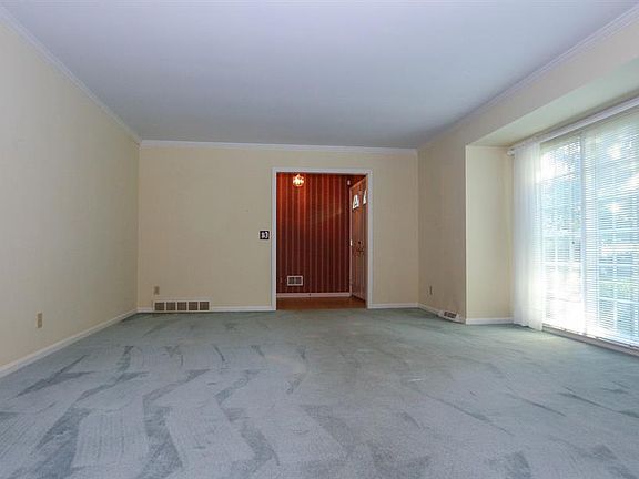4th image of 10691 Bramblewood Cir
