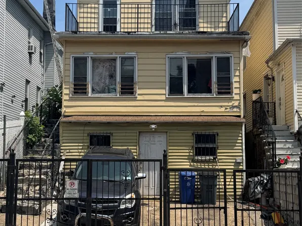 1914 Hennessy Place, Bronx, NY 10453