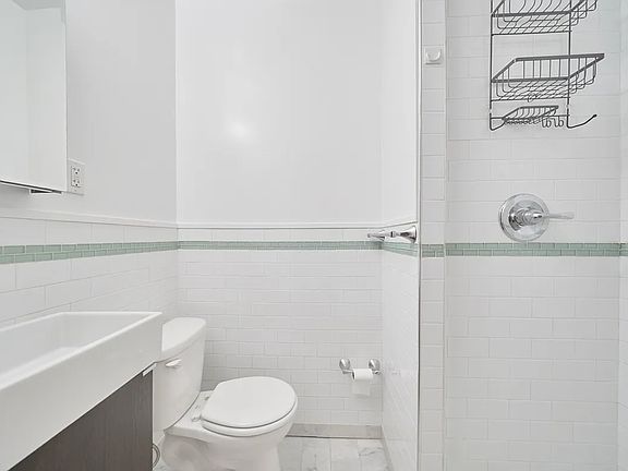 5th image of 247 Broome St APT 2B