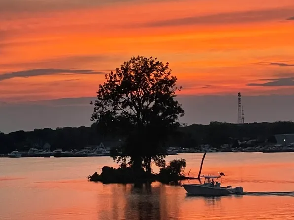 (undisclosed Address), Lakeside Marblehead, OH 43440