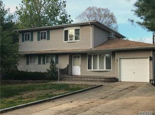 1083 Terry Rd, Ronkonkoma, NY 11779