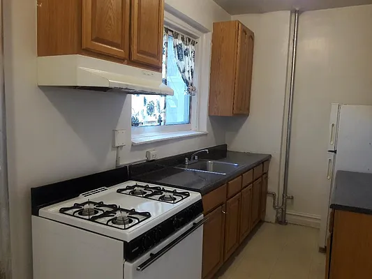 Rented by Chartwell Forest Hills Realty | media 9