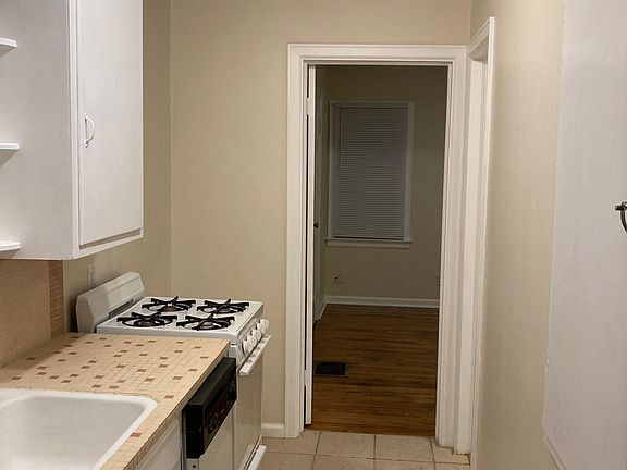 5th image of 5613 Winthrop Ave