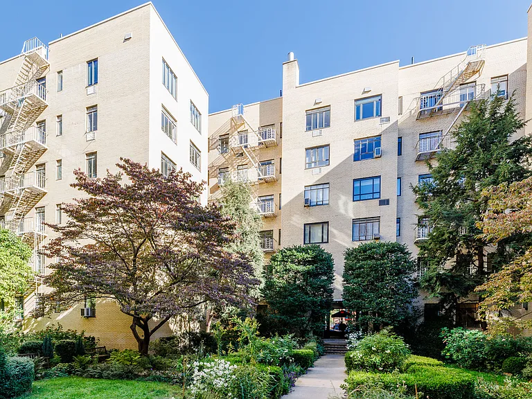 250 W 24th St #2AE — Photo 7