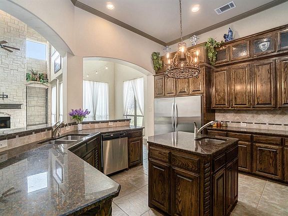 3rd image of 209 Copperwood Dr