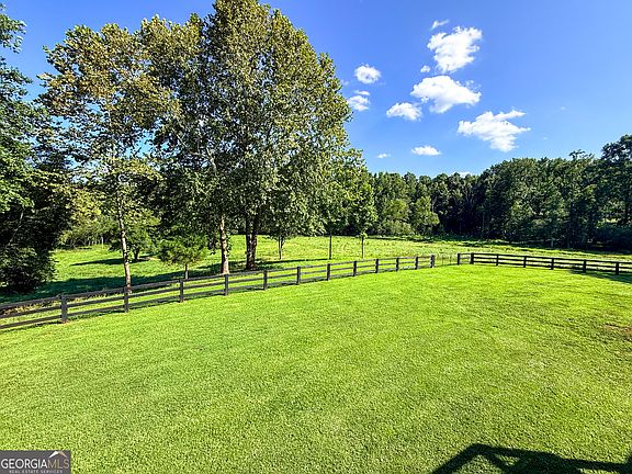 5th image of 448 Dixie Meadow Ln