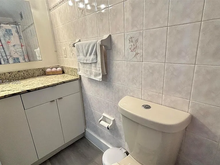 2899 Collins Ave #450 — Photo 17