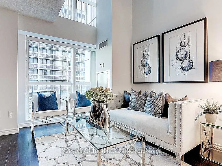 386 Yonge St #1112 — Photo 14