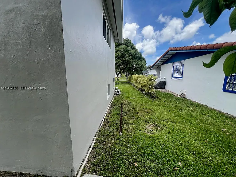 1260 NE 200th Ter — Photo 49