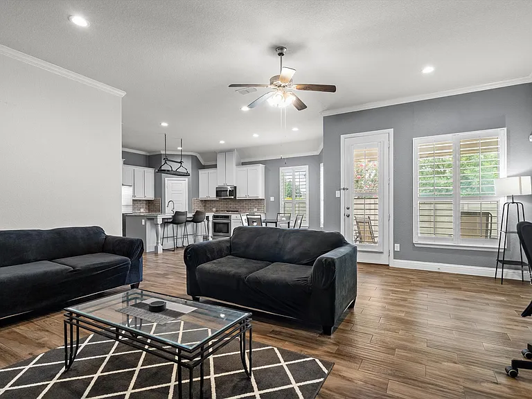 840 Parkside Dr — Photo 19