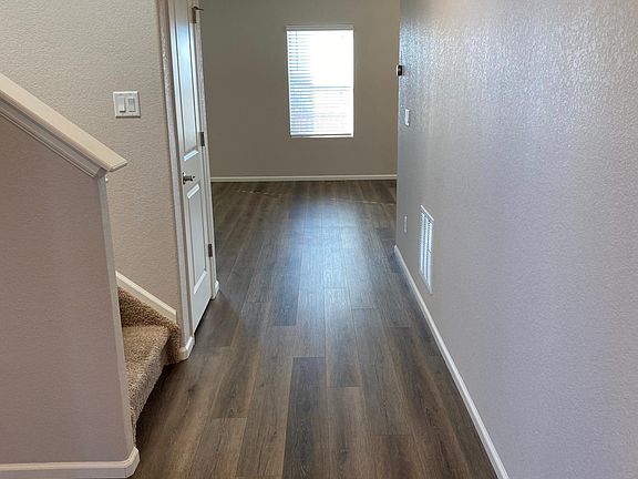 3rd image of 7213 Shavano Ave