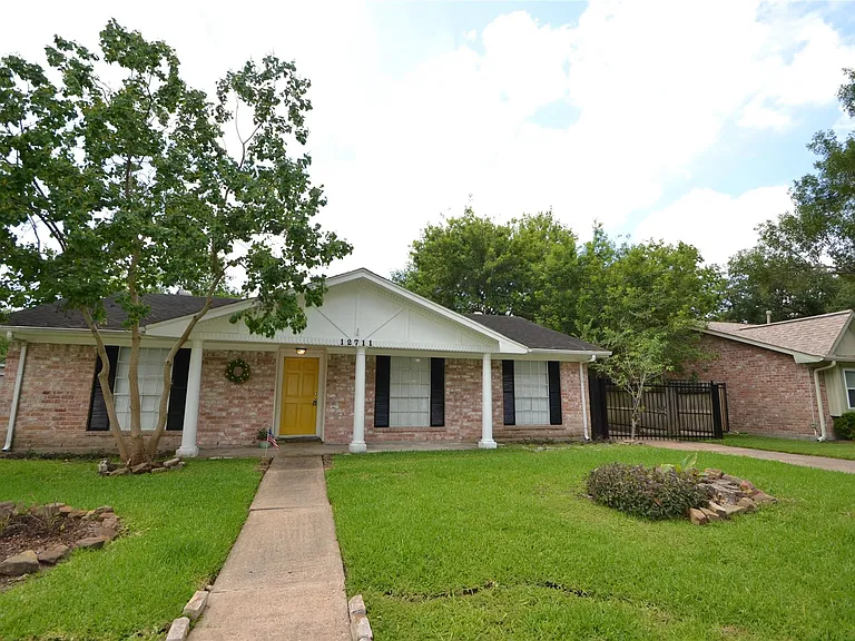 12711 Westleigh Dr — Photo 37