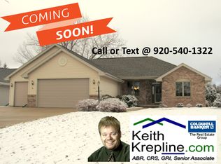 111 Woodhaven Ct, Combined Locks, WI 54113