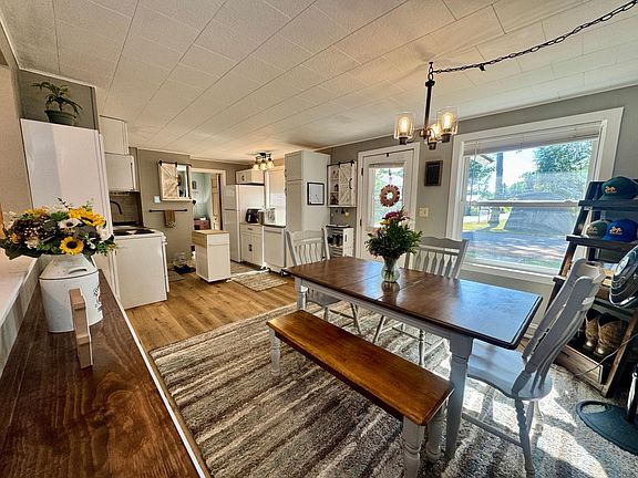 3rd image of 7970 Tulip Dr