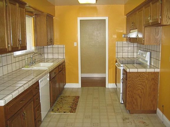 3rd image of 513 Acacia St