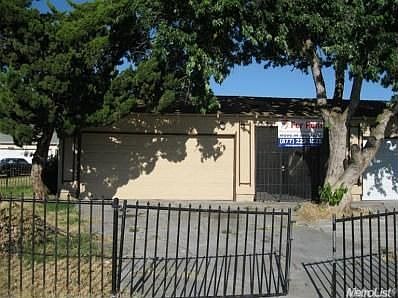 4th image of 4910 Greensboro Way