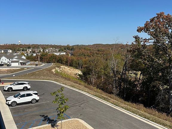 5th image of 750 Windsor Ct #301