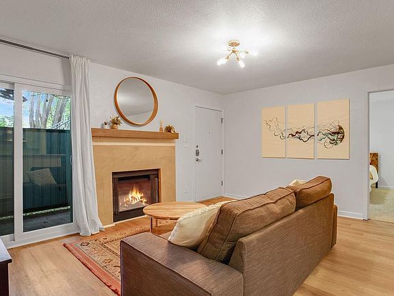 3rd image of 3204 Menchaca Rd #103