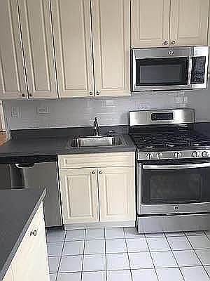 4th image of 250 E 63rd St APT 16D
