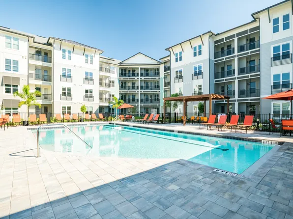 The Pointe at Siena Ridge 55+ Active Adult Apartment Homes