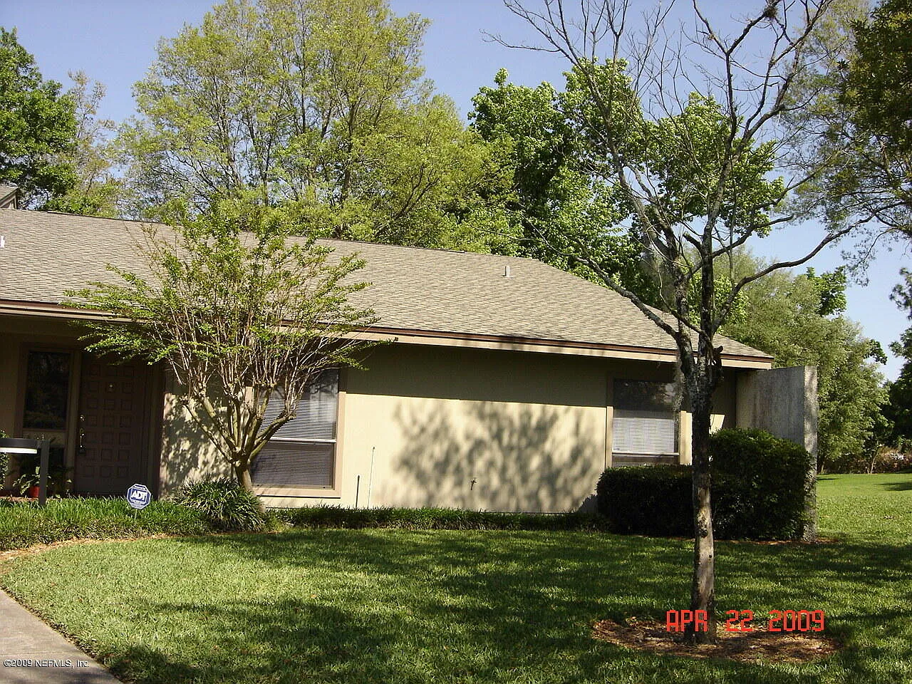 3 bed, 2.0 bath, 1801 sqft, $1,995 — Photo 1