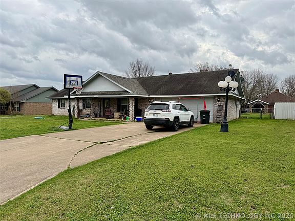 4th image of 2709 Forrest Cir