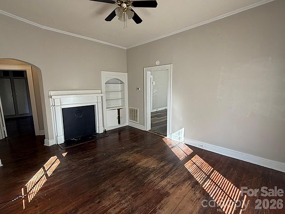 3rd image of 432 Watts St