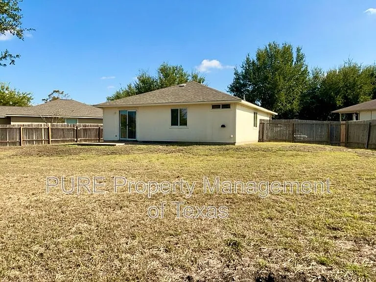 615 Losoya Ct — Photo 21