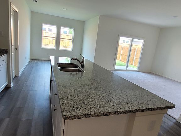 3rd image of 8320 Stovepipe Dr #8320