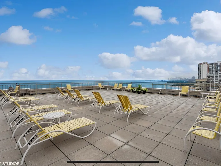 Common Rooftop